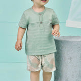 Conjunto Bermuda Hojas y Polera Cuello Redondo