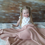 Manta Tejida Lisa Rosada 100 x 80 cm